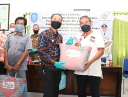 Pemkab Bangka Gelar Simbolis Penyerahan Sembako di Kelurahan Jelitik