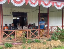 Satgas Yonif 143/TWEJ Ciptakan Rasa Aman Lewat Siskamling di Pedalaman Papua