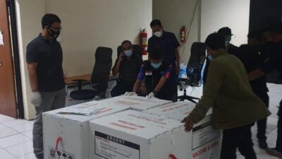 Vaksin Sinovac Tiba di Banten, Polisi Kawal dan Jaga Penyimpanan