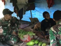 Warga Gembira Didatangi Satgas Yonif 143/TWEJ, Begini Alasannya