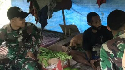 Warga Gembira Didatangi Satgas Yonif 143/TWEJ, Begini Alasannya