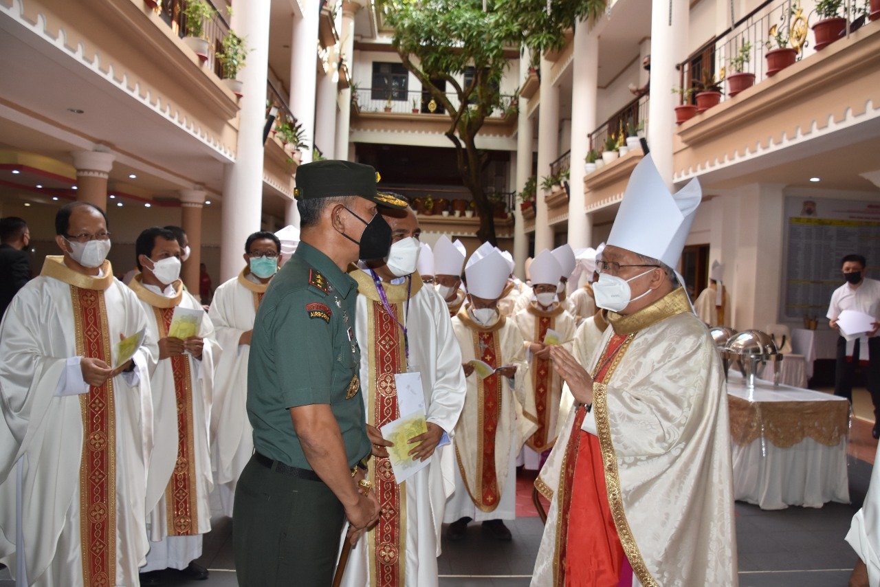 Pangdam Pattimura Hadiri Pentahbisan Uskup Amboina Pastikan Aman