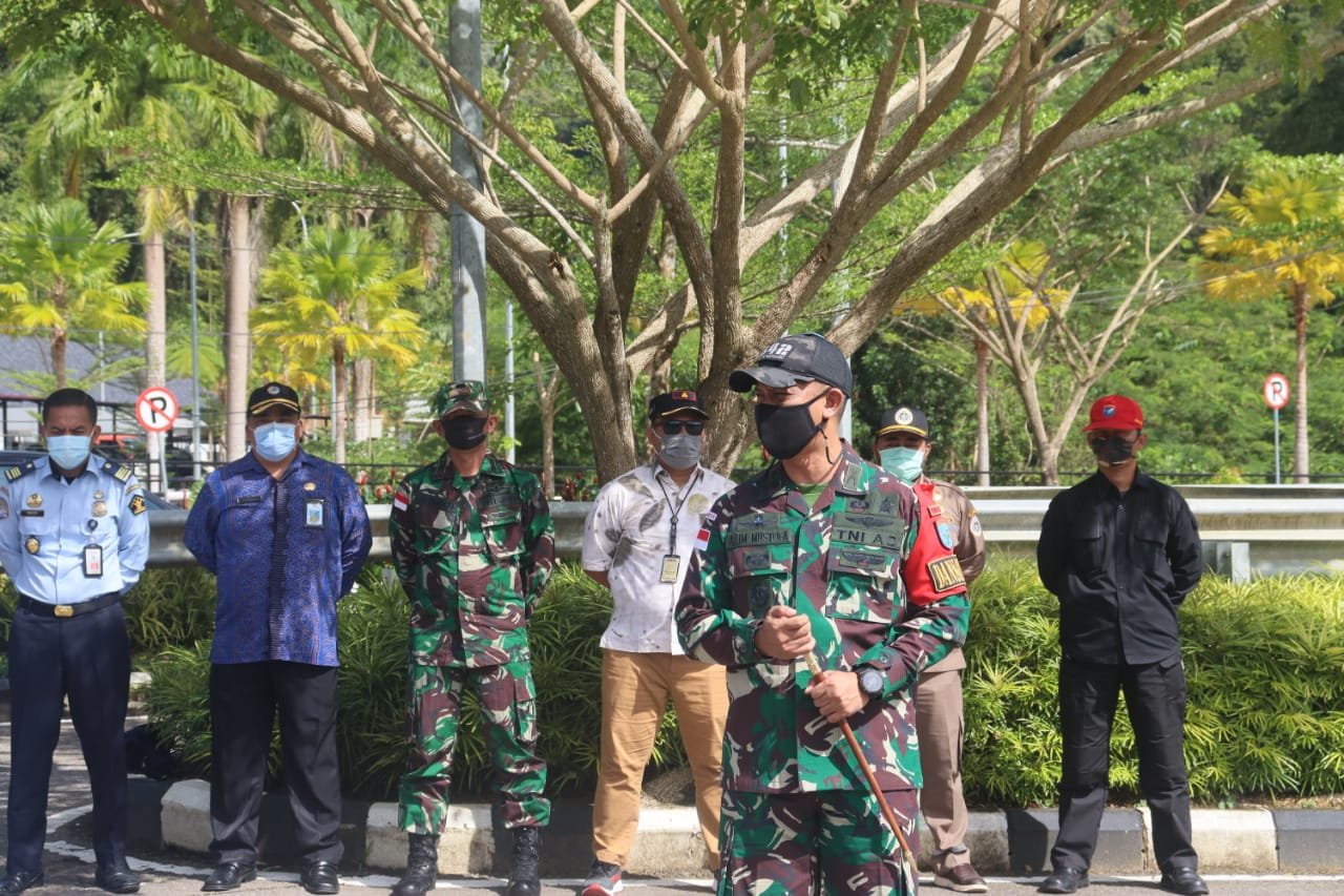 Satgas Yonif 642 dan Stakeholder Sterilisasi Perbatasan Cegah Covid-19