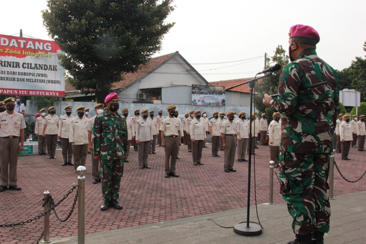 Rumkitalmar Gelar Apel Khusus Hari Kesehatan TNI AL 2021