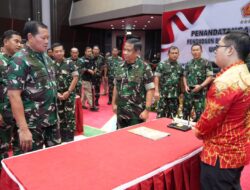 Panglima TNI Pimpin Penandatanganan Kontrak Pengadaan Barang Jasa Kolektif UO Mabes TNI 2023