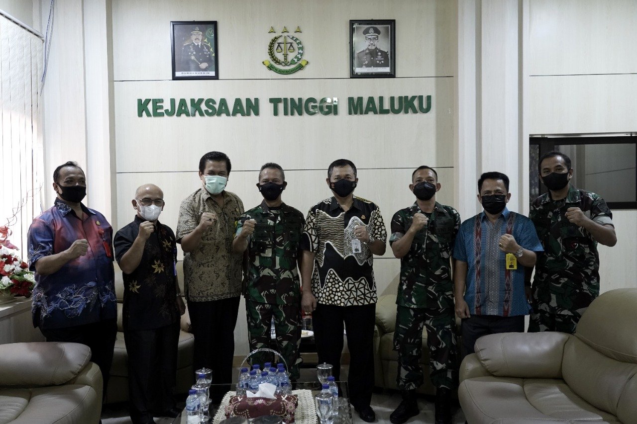 Pangdam Temu Bincang Kajati Maluku untuk Tingkatkan Sinergitas