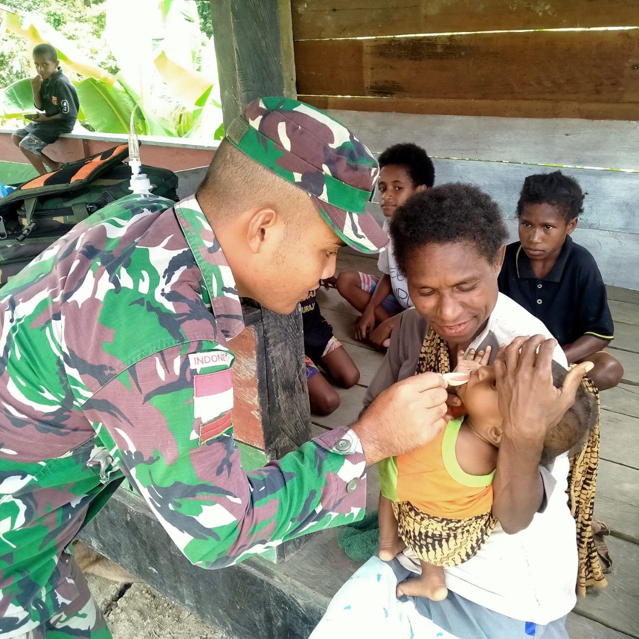 Yonif 126/KC Intensif Kunjungi Rumah Warga Perbatasan untuk Layanan Kesehatan