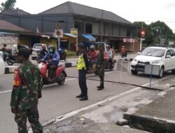 Personel Koramil 1710-02/Timika Amankan Ibadah Natal untuk Ciptakan Rasa Aman