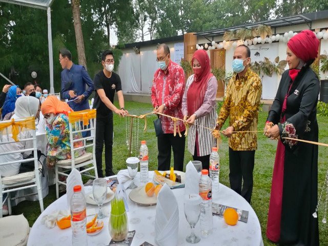 Bupati Pandeglang Resmikan Cafe Kapulso