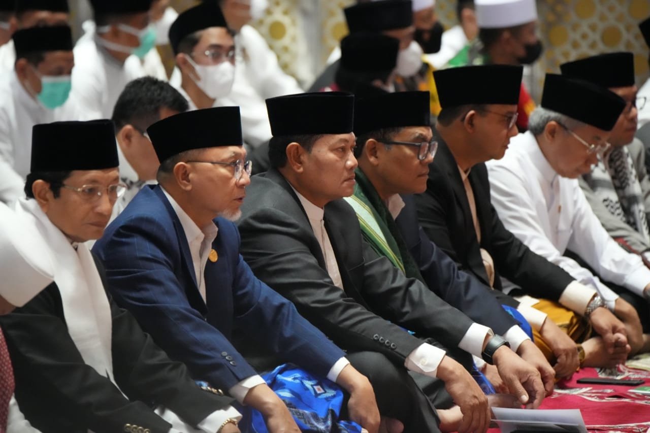 Panglima TNI Salat Idulfitri Bersama Wapres di Masjid Istiqlal