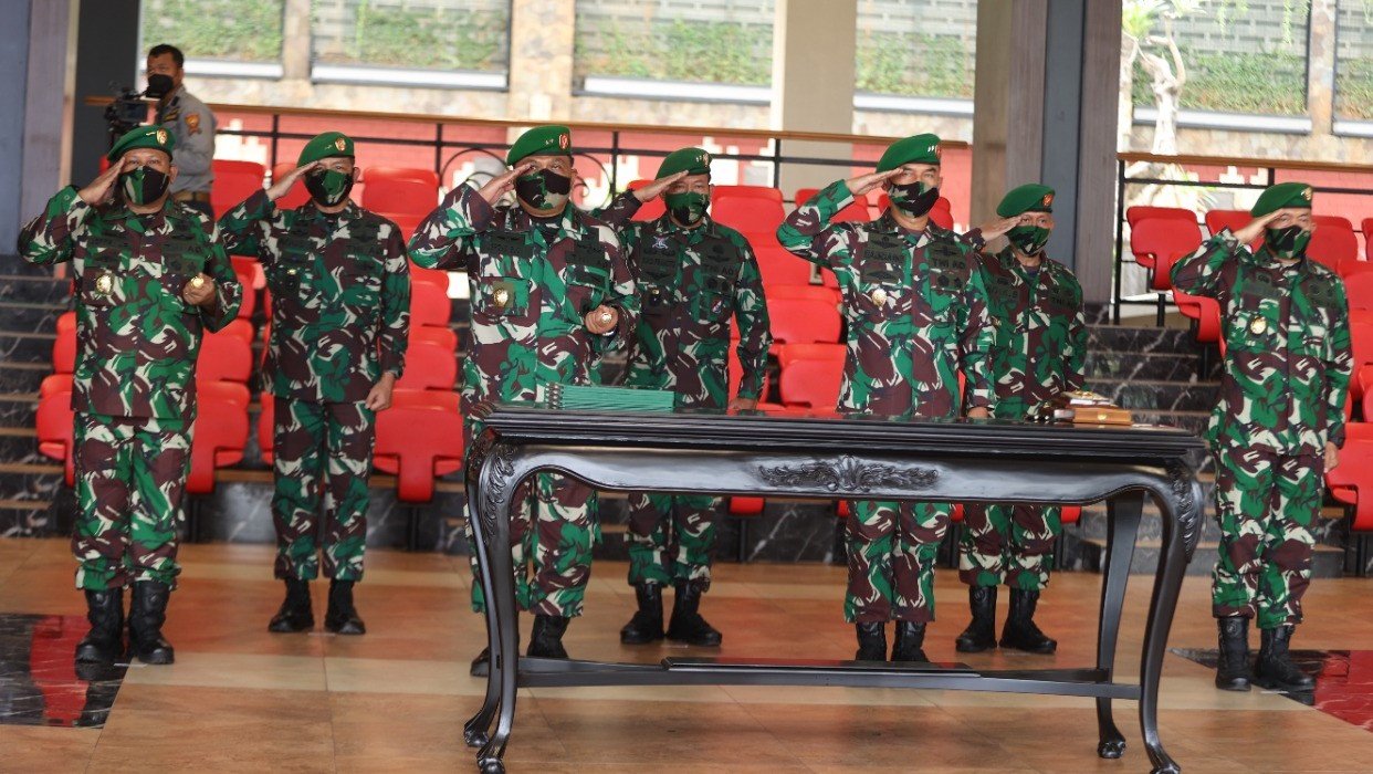 Kasad Pimpin Sertijab 4 Pejabat TNI AD dan Laporan Kenaikan Pangkat 18 Pati