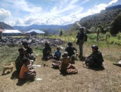 Kepedulian Satgas Yonif Mekanis 203/AK untuk Warga yang Tertimpa Musibah