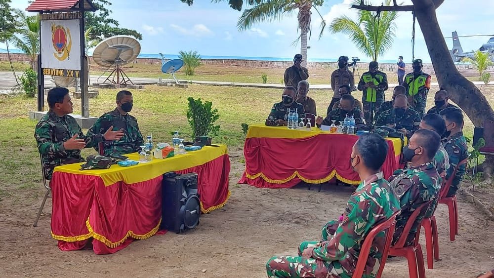 Pangkogabwilhan I Pantau Situasi Laut Natuna Utara dan Perbatasan Terluar Sekatung dari Udara
