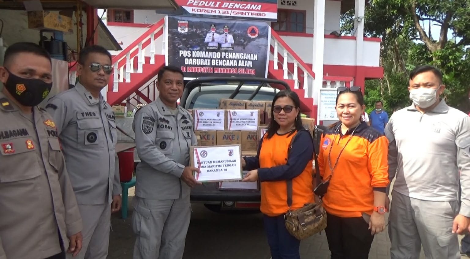 Bakamla RI Salurkan Bantuan untuk Korban Bencana Amurang