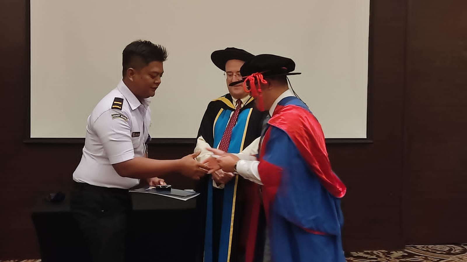 Tiga Personel Bakamla RI Lulus Kuliah di University of Wollongong