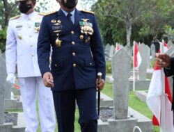 Panglima TNI dampingi Presiden di upacara Hari Pahlawan TMPNU Kalibata