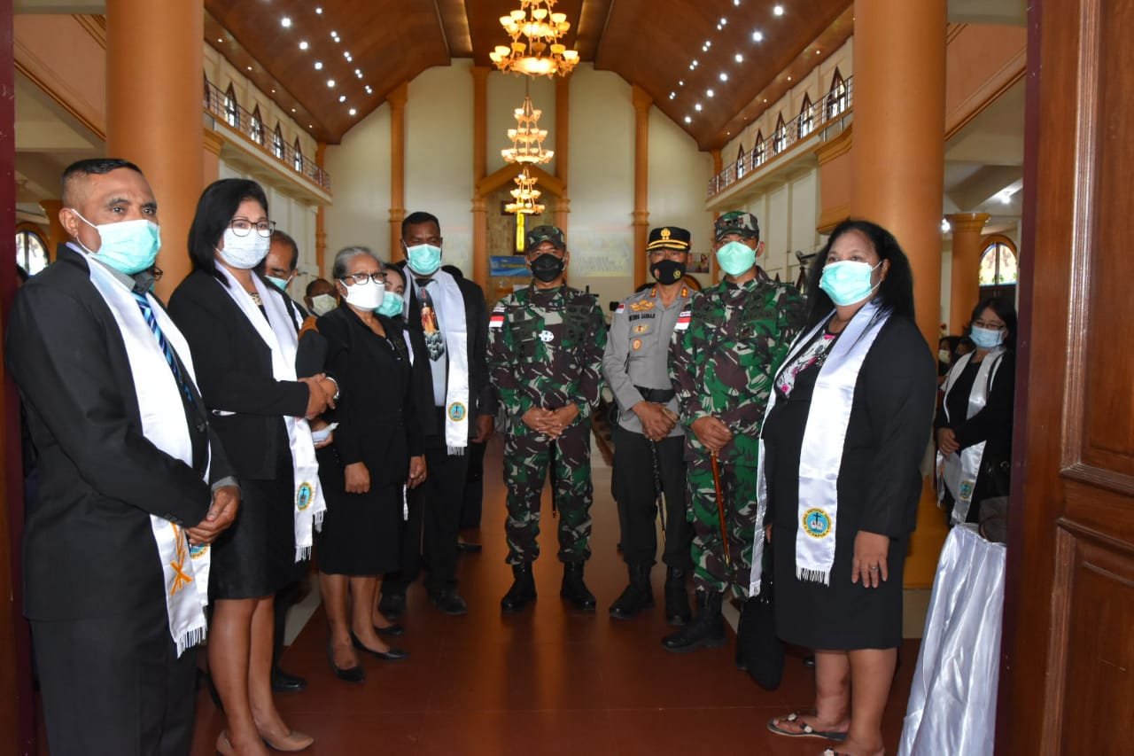 Danrem 174/ATW Tinjau Misa Kudus Paskah di Gereja Merauke