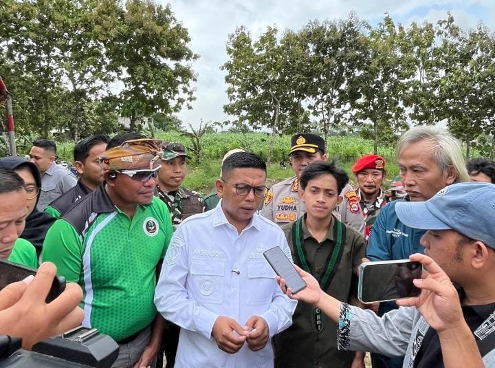 HMI Serang dan JARNAS Pemuda Hijau Tanam Pohon di Hilir Sungai Cibanten