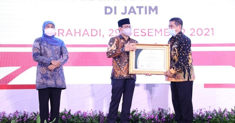 Plt Bupati Probolinggo Terima Penghargaan Percepatan Pembangunan Desa 2021