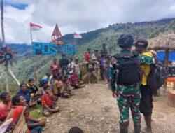 Prajurit Kostrad Ajak Warga Kembali ke Kampung Setelah Lama Ditinggalkan
