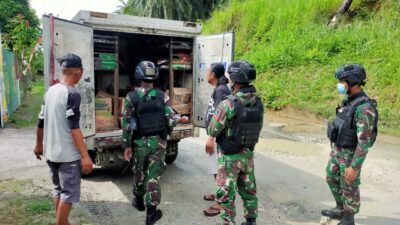 Satgas Yonif 512 Jaga Keamanan Perbatasan Papua Lewat Pemeriksaan Rutin