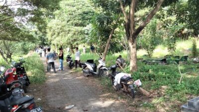 Warga Link Citangkil Bersihkan Makam Balung Jelang Ramadhan