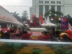 Aliansi Ormas Banten Demo OJK, Jangan Jadi Otoritas yang Otoriter