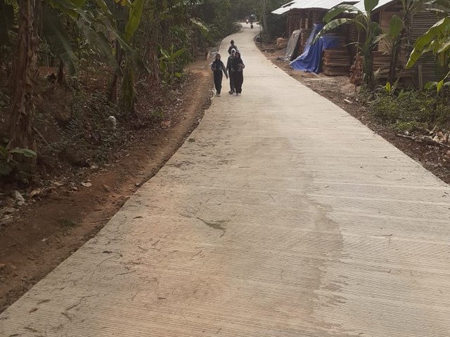 Pembangunan Jalan Serap Anggaran Rp2 Miliar Hasilnya Minim