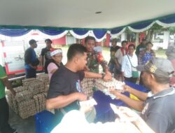 Babinsa Koramil 1710-07/Mapurujaya Dampingi Pasar Murah untuk Dukung Program Pemda