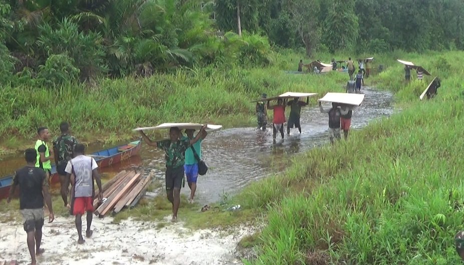 Material Bangun 20 Rumah Tiba Lagi di Kampung Epem Merauke