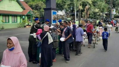 Denpom III/4 Serang Tunjukkan Kepedulian dengan Berbagi kepada Masyarakat