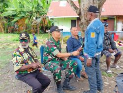 Prajurit Yonif R 142/KJ Hadiri Musdatar Tolikara Bersama Tetua Adat