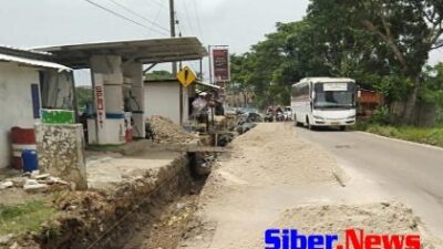 Aktivis Sebut Proyek Drainase Jalan Cikande-Rangkasbitung Sebagai Proyek Siluman