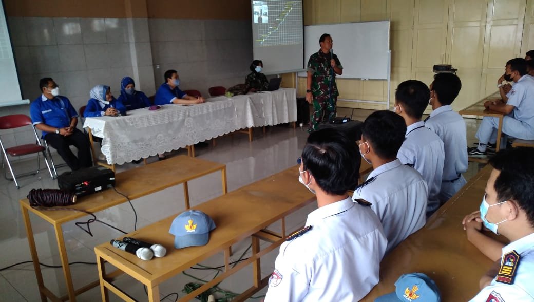 Dislitbang TNI AD Bekali Karakter dan Kampanye Penerimaan Prajurit untuk SMK Bandung Barat