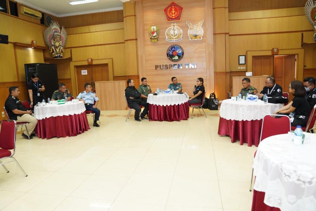 Kapuspen TNI Terima Kunjungan Tim SEA Today dalam Silaturahmi