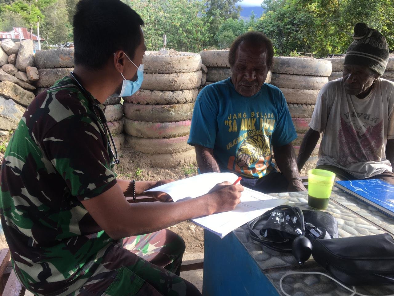 Pos Satgas Wamena Layani Kesehatan Gratis untuk Masyarakat