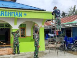Satgas Pamtas Yonif 131 Bantu Renovasi Musholah di Kampung Sanggaria Papua