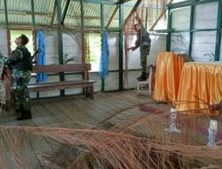 Yonif 143/TWEJ Ajak Pemuda Gotong Royong Pererat Kebersamaan