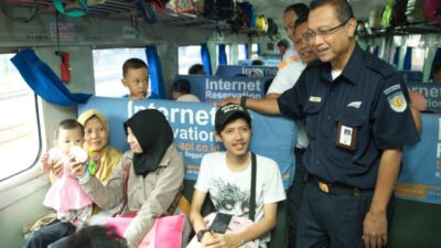 Pendapat Bule Jerman soal Kereta Api Indonesia