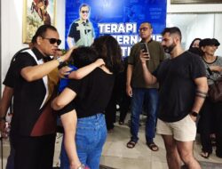 Warga Amerika Obati Anak Autis di Tempat Terapi Alternatif Central Rumah Sehat YHP