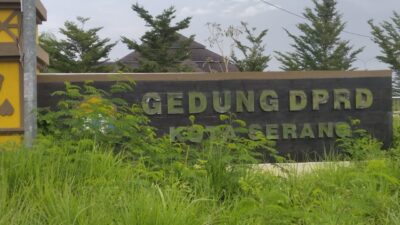 Gedung DPRD Kota Serang Diduga Tidak Pernah Dipelihara