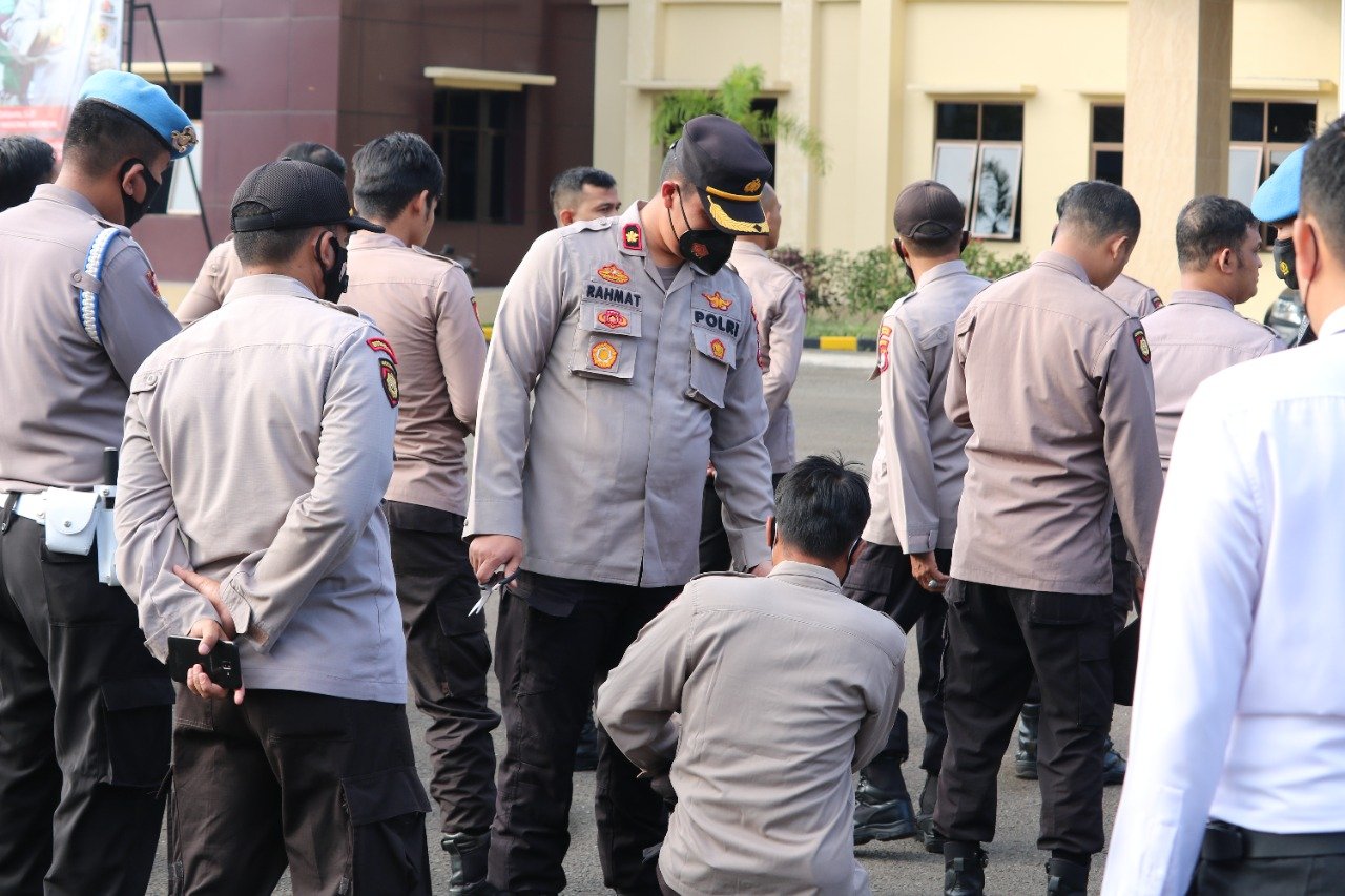 Wakapolres Pandeglang Periksa Sikap Tampang dan Kelengkapan Personil