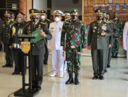 Pangdam Cendrawasih Pimpin Upacara Pelepasan Alm Letjen TNI Herman Asaribab
