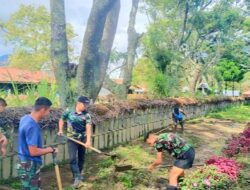 Satgas Yonif 142/KJ Bersihkan Jalan dan Fasilitas Umum di Bolakme