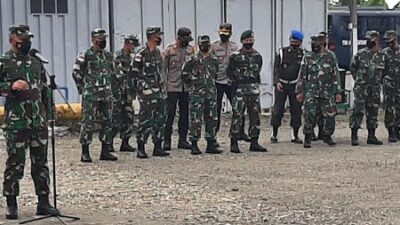 Danrem 174 Merauke Pimpin Apel Gabungan Pengamanan Kunjungan Panglima TNI dan Kapolri di Timika