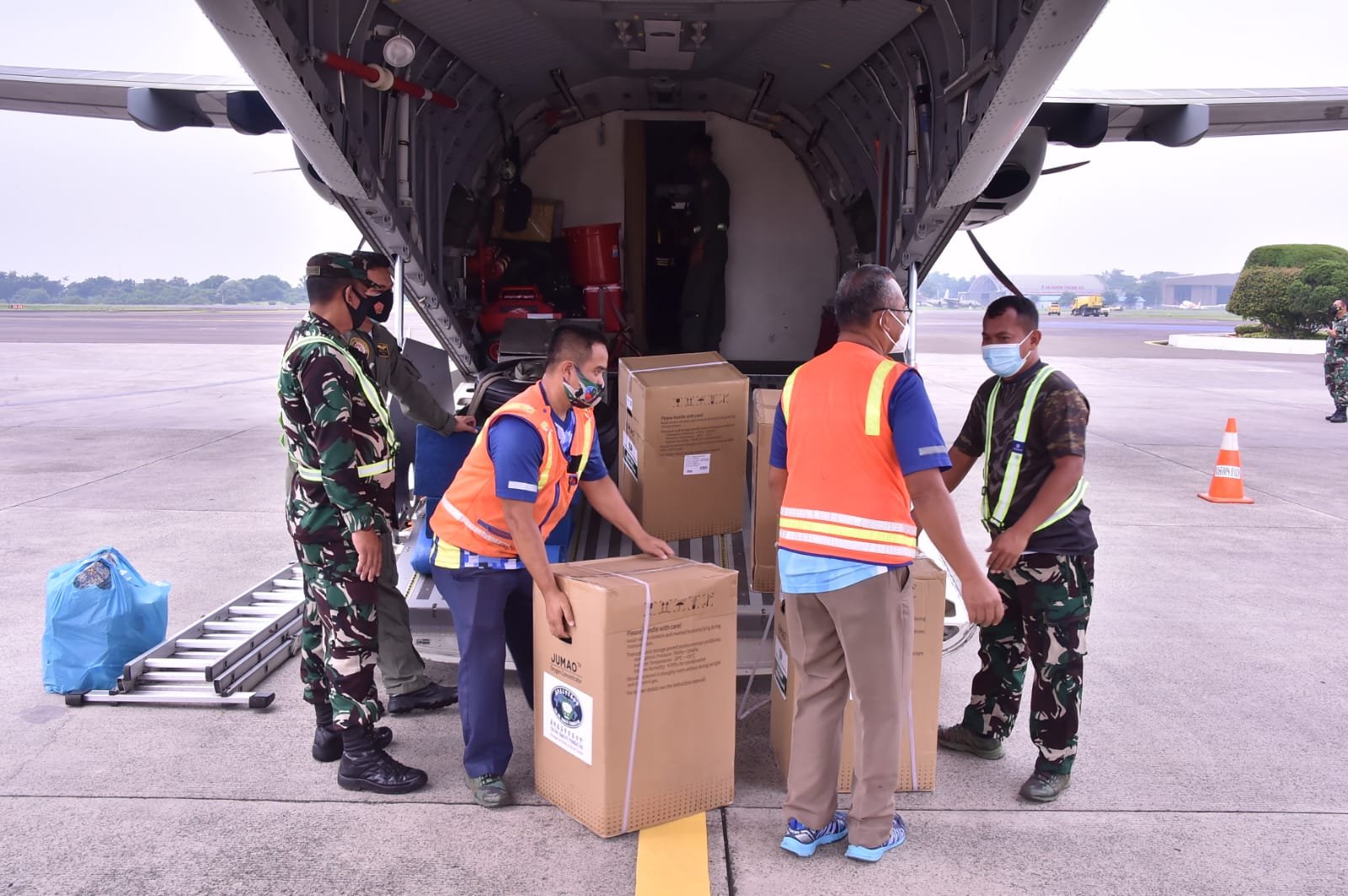 Panglima TNI Perintahkan TNI AU Kerahkan CN 295 Kirim Bantuan ke Sumatera