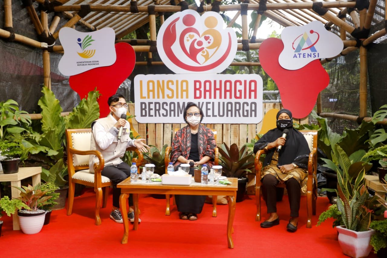 Peringatan Hari Lanjut Usia Nasional 2021 Berlangsung Khidmat di Puncaknya
