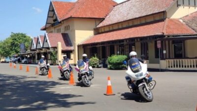 Satlantas Polres Serang Kota Latihan Safety Riding Tingkatkan Kemampuan dan Keterampilan