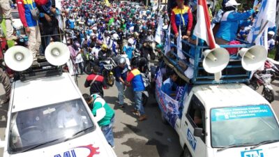 Aliansi Buruh Turun ke Jalan Tolak Omnibus Law