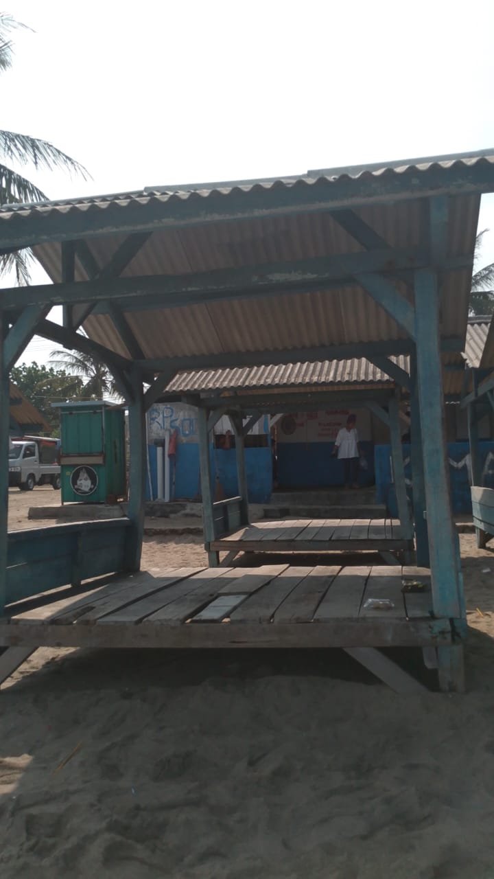 Wisatawan Protes Harga Tiket Masuk Pantai Anyer yang Mahal